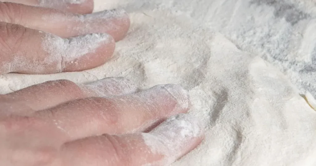stretching pizza dough for beginners